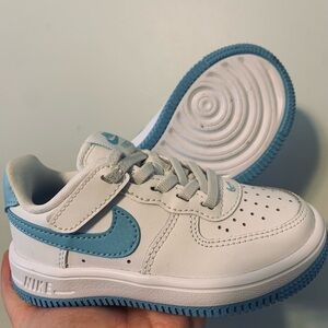 Toddler size 8 Nike sneakers blue